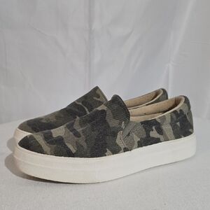 Soda Women's Camo Slip On Platform Fashion Cushion Foam Sneakers.